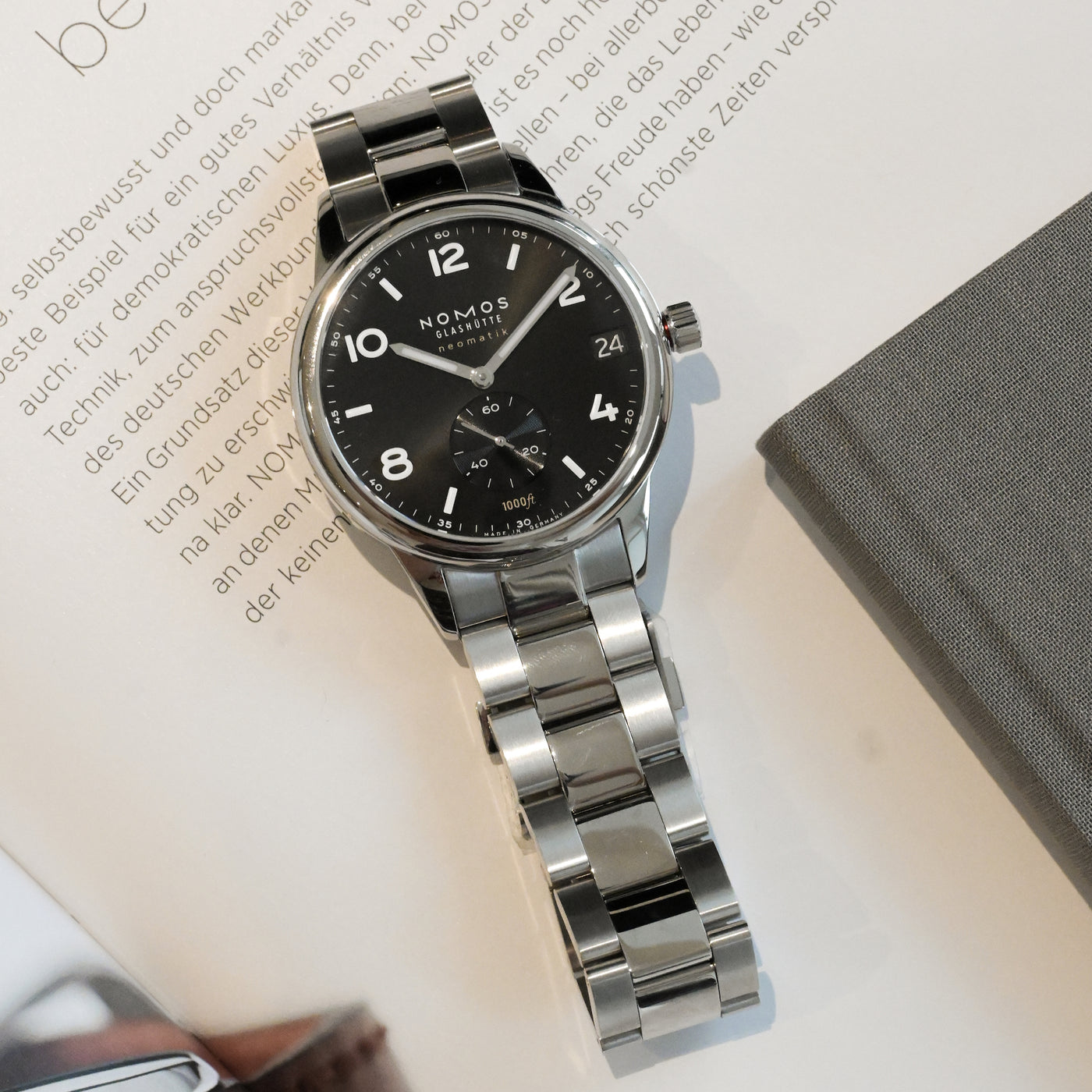 NOMOS Glashütte - Club Sport neomatik 42 Datum mit der Referenz 781 Herrenuhr